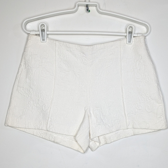 Lilly Pulitzer White Textured Cotton Short 4 - Picture 1 of 9